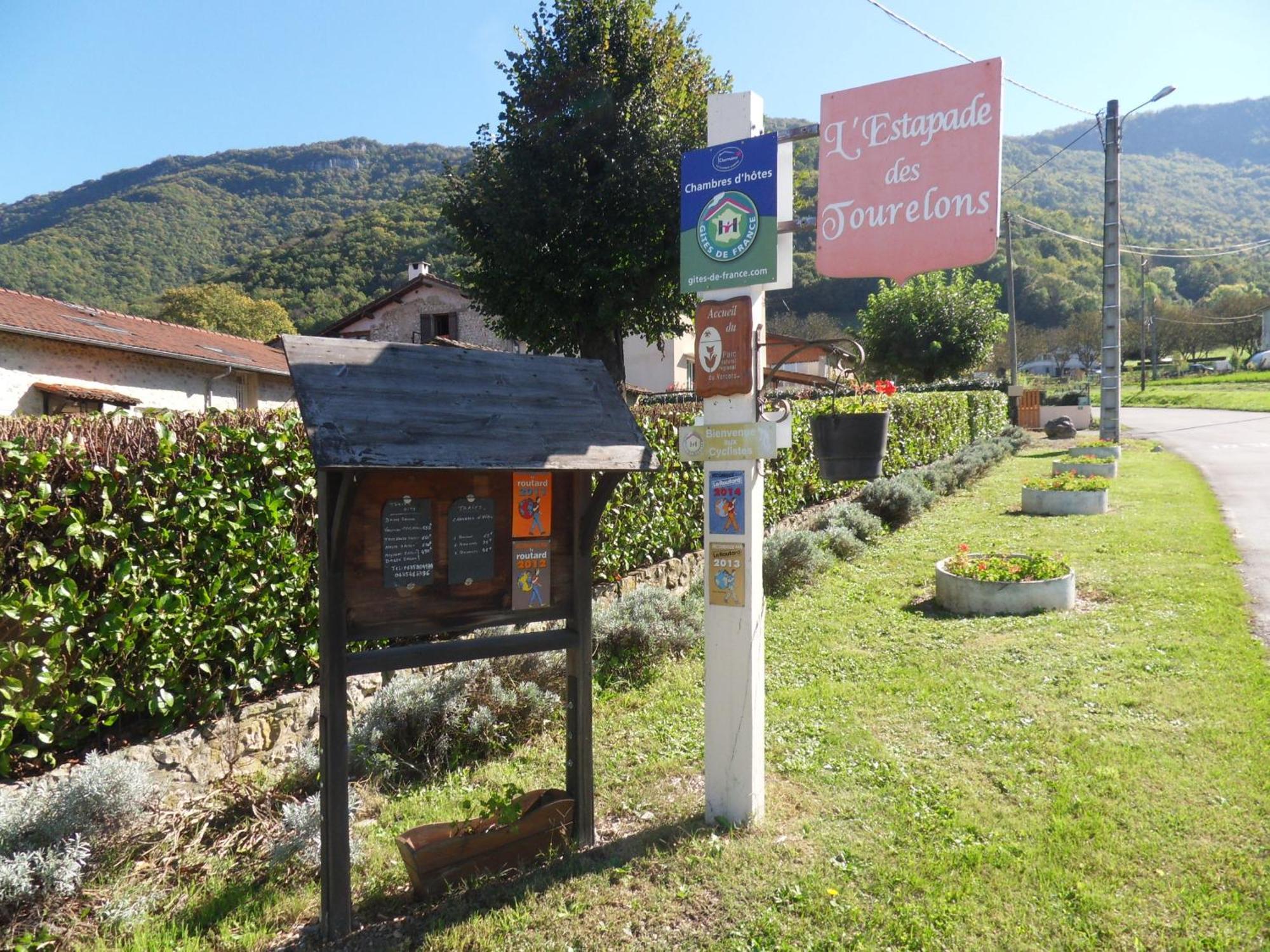 Bed and Breakfast L'Estapade Des Tourelons Saint-Jean-en-Royans Esterno foto